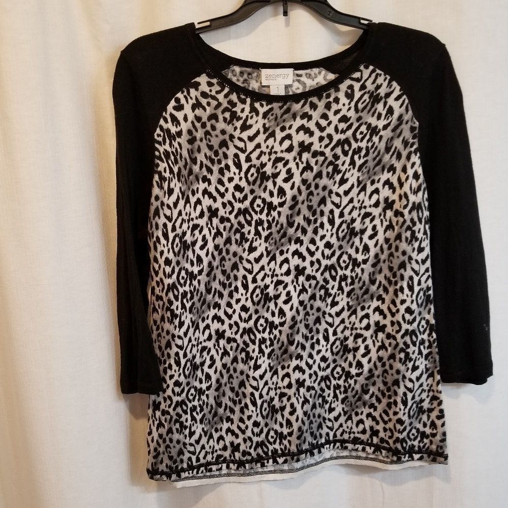 Cheetah black and white 3/4 length sleeve sweater
